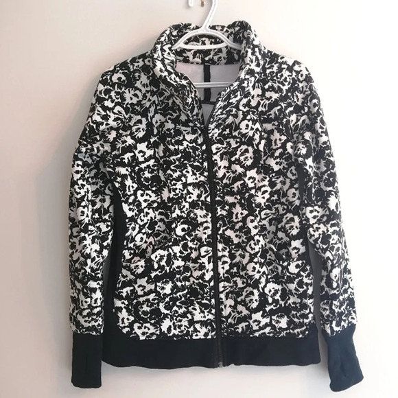 Lululemon Cozy Cuddle Up Sweatshirt Jacket Floral Fleece Lined Size 8 - Picture 4 of 16